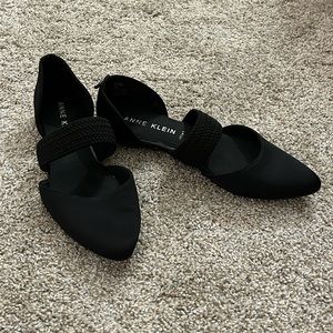 Anne Klein size 8 black flats